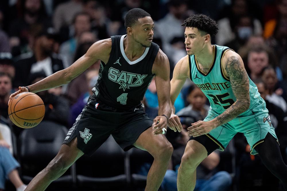 球员屈指可 球员屈指可