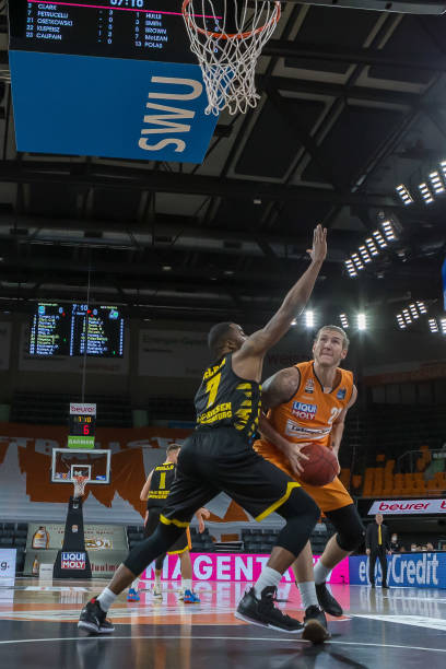 度对中生代 度对中生代