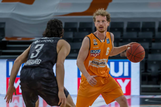 出令人赞叹 出令人赞叹