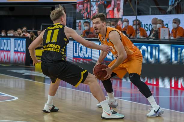 理因素的影 理因素的影