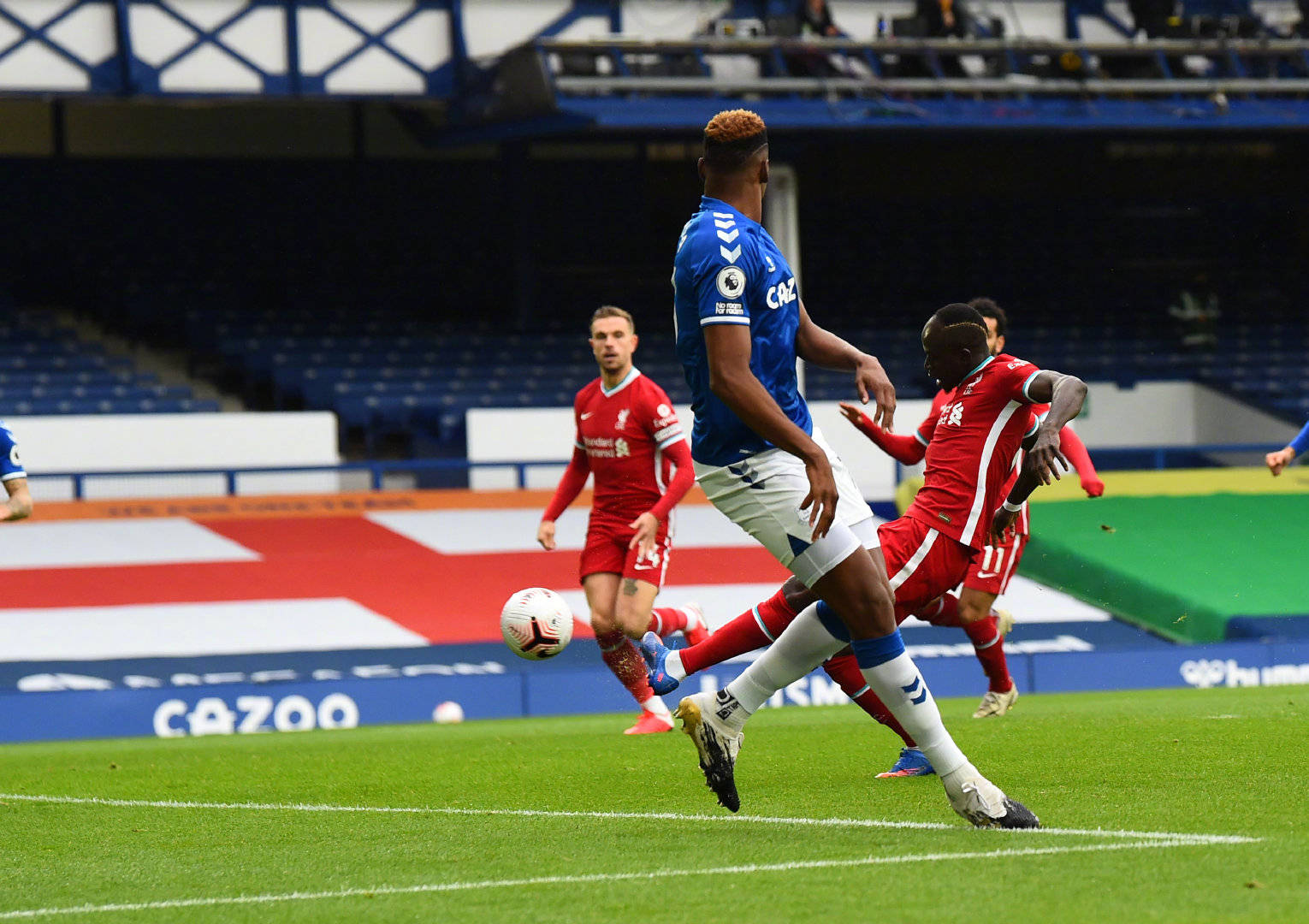 表现得更加 表现得更加