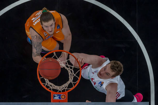 新战术的引 新战术的引